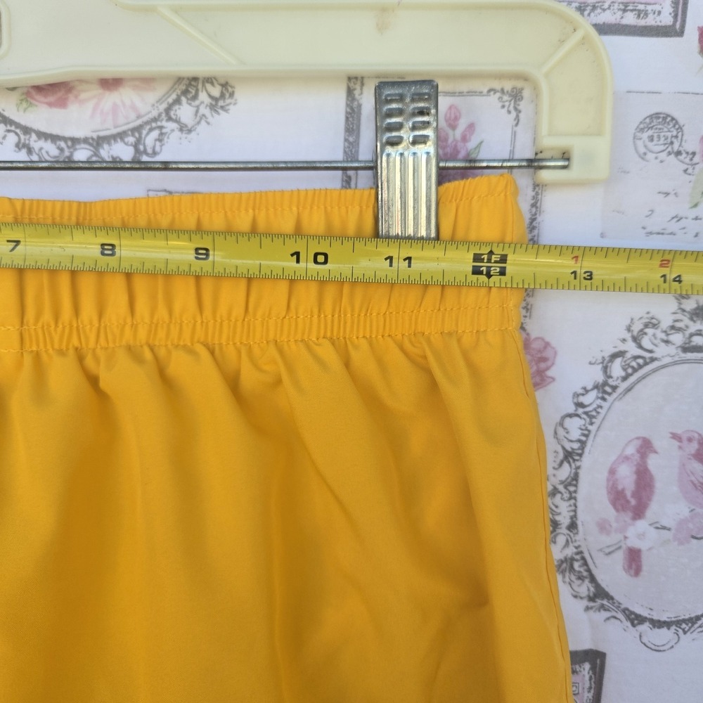 NEW Nike Women's Tempo Dri-FIT‎ Athletic Gym Shorts Yellow Gold Size XS - Picture 4 of 6